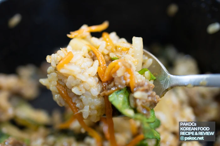 Escena del bibimbap bien mezclado