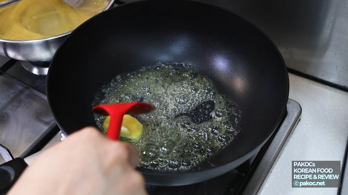 ケチャップベースのソースの作り方